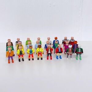Mixed Lot Of Playmobil People Figures (1974-2014) 24 Figures